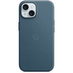 Apple Cover Posteriore FineWoven con MagSafe Apple iPhone 15 - Pacific Blue