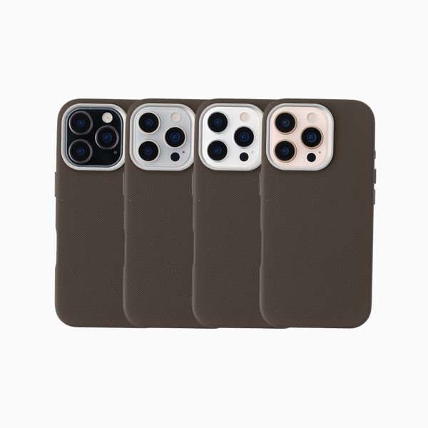 Accezz Cover Mesh con MagSafe Apple iPhone 16 Pro - Marrone