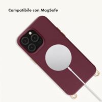 Selencia Cover posteriore Rivièra con MagSafe con ganci rimovibili Apple iPhone 14 Pro - Bold Burgundy
