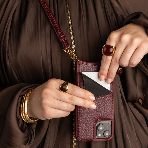 Selencia Cover per telefono Nova con cordino e portacarte Samsung Galaxy A57 (5G) - Bold Burgundy