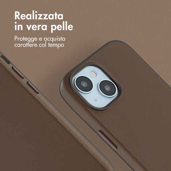 Accezz Cover in Pelle con MagSafe Apple iPhone 15 - Marrone caffè