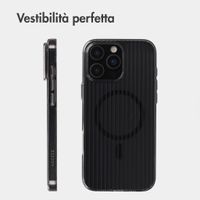 Accezz Cover Lite con MagSafe | Fluted | Apple iPhone 16 Pro - Nero
