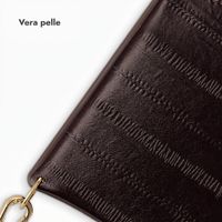 Selencia Nova cover posteriore in vera pelle con portacarte Samsung Galaxy S25 - Dark Chocolate
