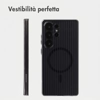 Accezz Cover Lite con MagSafe | Fluted | Samsung Galaxy S25 Ultra - Nero