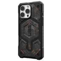 UAG Cover Posteriore Monarch Pro Apple iPhone 16 Pro Max - Forged Carbon