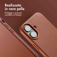 Accezz Cover in Pelle con MagSafe Apple iPhone 16 - Sienna Brown