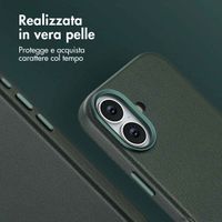 Accezz Cover in Pelle con MagSafe Apple iPhone 17 - Cedar Green