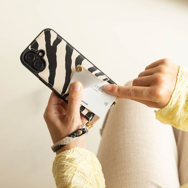 Selencia Cover per telefono Nova con cordino e portacarte Apple iPhone 17 - Zazzy Zebra