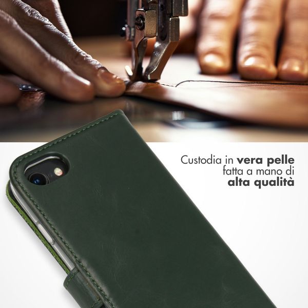 Selencia Cover a libro in vera pelle Apple iPhone SE (2022 / 2020) / 8 / 7 / 6(s) - Verde