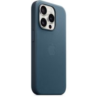 Apple Cover Posteriore FineWoven con MagSafe Apple iPhone 15 Pro - Pacific Blue