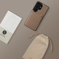 Selencia Cover posteriore Riva con portacarte Samsung Galaxy S26 Ultra - Mocha Brown