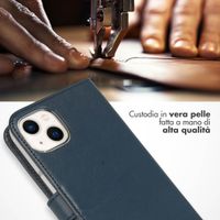 Selencia Cover a libro in vera pelle Apple iPhone 13 - Blu
