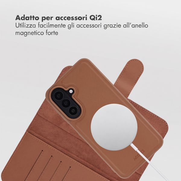 Accezz Cover a libro Edge rimovibile con MagSafe Samsung Galaxy A27 (5G) - Marrone