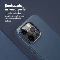 Accezz Cover in pelle 2 in 1 con MagSafe Apple iPhone 15 Pro - Nightfall Blue