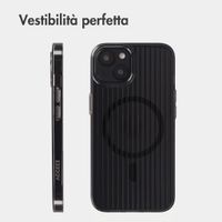 Accezz Cover Lite con MagSafe | Fluted | Apple iPhone 14 - Nero