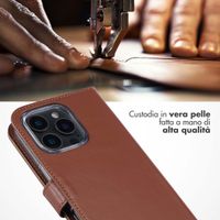 Selencia Cover a libro in vera pelle Apple iPhone 16 Pro - Marrone chiaro