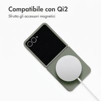 Accezz Cover in silicone liquido con MagSafe Samsung Galaxy Z Flip 8 - Cooper Green