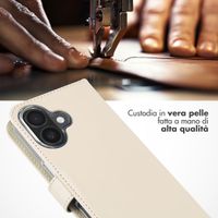 Selencia Cover a libro in vera pelle Apple iPhone 16 - Greige