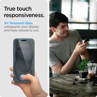 Spigen Vetro temperato privacy GLAStR EZ Fit + Applicatore - confezione da 2 Apple iPhone 16 Plus / 15 Plus