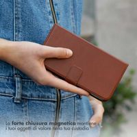 Selencia Cover a libro in vera pelle Apple iPhone 12 (Pro) - Marrone chiaro
