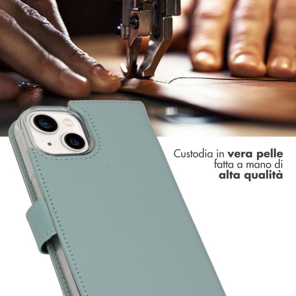 Selencia Cover a libro in vera pelle Apple iPhone 14 - Air Blue