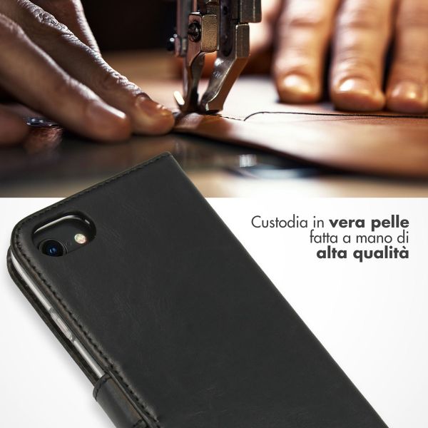 Selencia Cover a libro in vera pelle Apple iPhone SE (2022 / 2020) / 8 / 7 / 6(s) - Nero