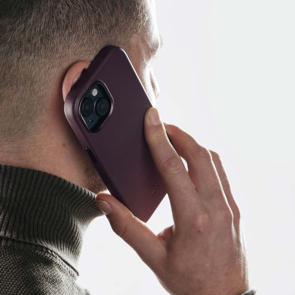 Accezz Cover in Pelle con MagSafe Apple iPhone 15 - Heath Purple