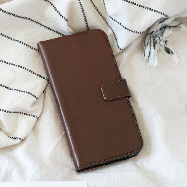 Selencia Cover a libro in vera pelle Apple iPhone 11 - Marrone