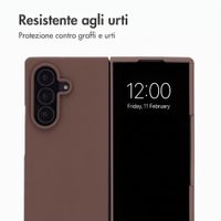 Accezz Cover in silicone liquido con MagSafe Samsung Galaxy Z Fold 8 Ultra - New Tea Brown