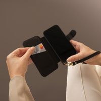 Selencia Cover Riva con MagSafe e cordino Apple iPhone 14 / 13 - Nero
