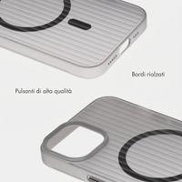 Accezz Cover Lite con MagSafe | Fluted | Apple iPhone 15 - Grigio