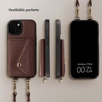 Selencia Cover per telefono Sera con cordino e portacarte a busta Apple iPhone 15 - Chocolate Brown