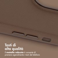 Accezz Cover in Pelle con MagSafe Apple iPhone 14 Pro - Marrone caffè
