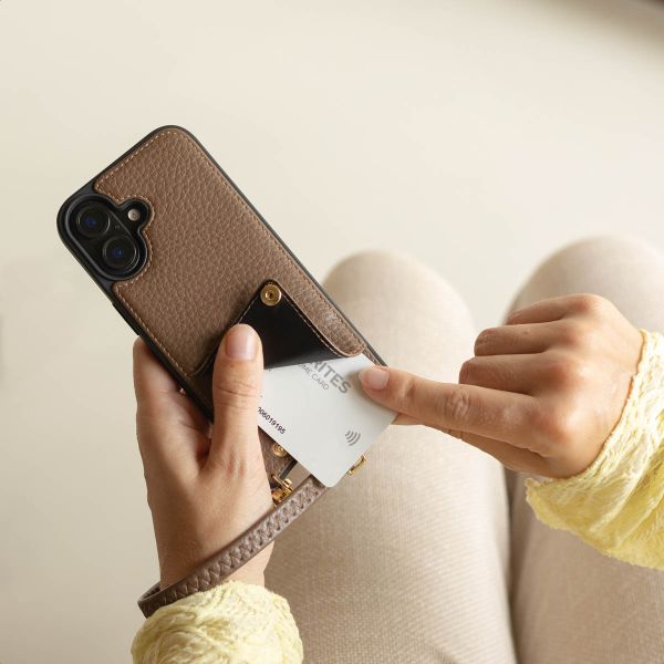 Selencia Cover per telefono Nova con cordino e portacarte Apple iPhone 15 - Mocha Brown