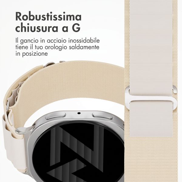 Accezz Cinturino in nylon Alpine Samsung Galaxy Watch 9 (40/44mm) / Watch 8 (40/44mm) / Classic (46mm) - Luce stellare