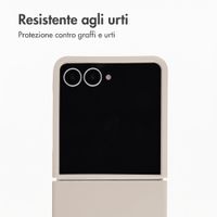 Accezz Cover in silicone liquido con MagSafe Samsung Galaxy Z Flip 8 - Stone
