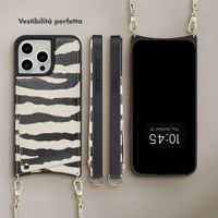 Selencia Cover per telefono Nova con cordino e portacarte Apple iPhone 15 Pro Max - Zazzy Zebra