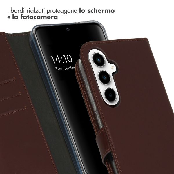 Selencia Cover a libro in vera pelle Samsung Galaxy A55 - Marrone scuro