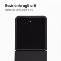 Accezz Cover in silicone liquido con MagSafe Samsung Galaxy Z Flip 8 - Nero