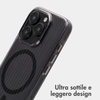 Accezz Cover Lite con MagSafe | Fluted | Apple iPhone 15 Pro - Nero