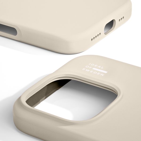 iDeal of Sweden Cover in silicone con MagSafe Apple iPhone 16 Pro - Cloud Dancer