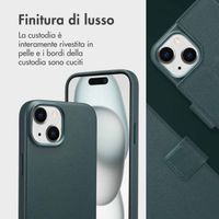 Accezz Cover in pelle 2 in 1 con MagSafe Apple iPhone 15 - Cedar Green