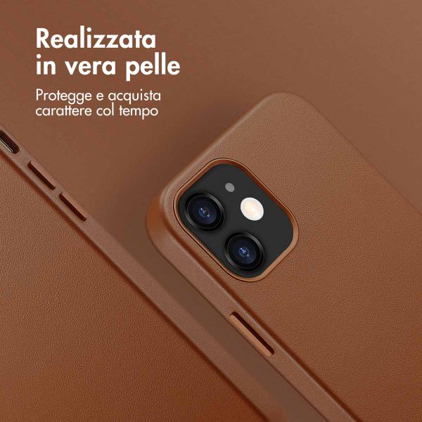 Accezz Cover in Pelle con MagSafe Apple iPhone 12 (Pro) - Sienna Brown