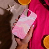 Selencia Cover posteriore Vivid con MagSafe Apple iPhone 15 - Pastel Lipstick Marble