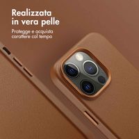 Accezz Cover in Pelle con MagSafe Apple iPhone 14 Pro - Sienna Brown
