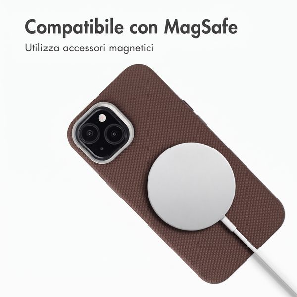 Accezz Cover Mesh con MagSafe Apple iPhone 14 / 13 - Marrone