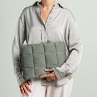 Selencia Cover Puffy per laptop 13-14 pollici - Laptopsleeve - Sage Green