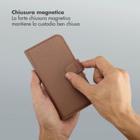 Selencia Libreria rimovibile Olyn con MagSafe Apple iPhone 16 - Marrone