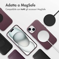 Accezz Cover in Pelle con MagSafe Apple iPhone 15 - Heath Purple