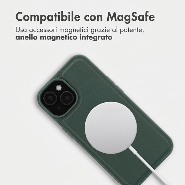 Accezz Backcover Edge con MagSafe Apple iPhone 15 - Verde